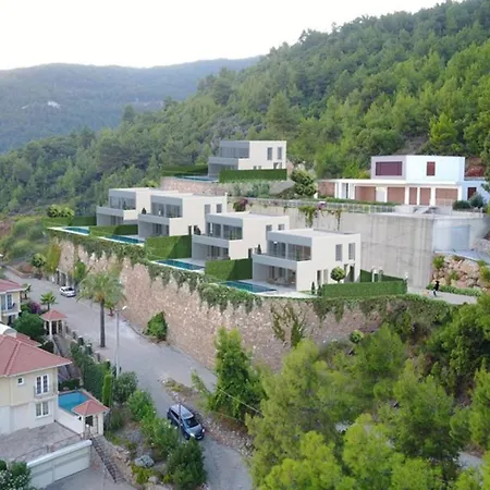 Luxury By The Coast *