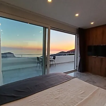 Luxury By The Coast Ferienhaus