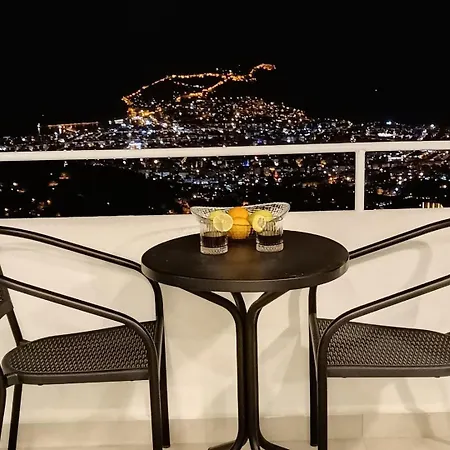 Luxury By The Coast Ferienhaus