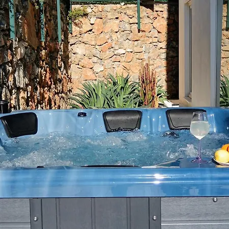 Ferienhaus Luxury By The Coast