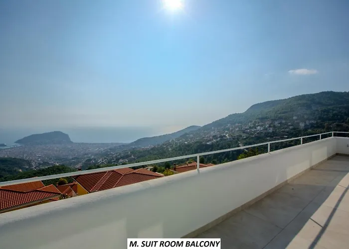 Дом отдыха Luxury By The Coast *