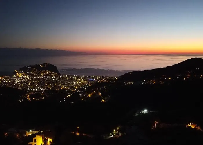 Дом отдыха Luxury By The Coast *