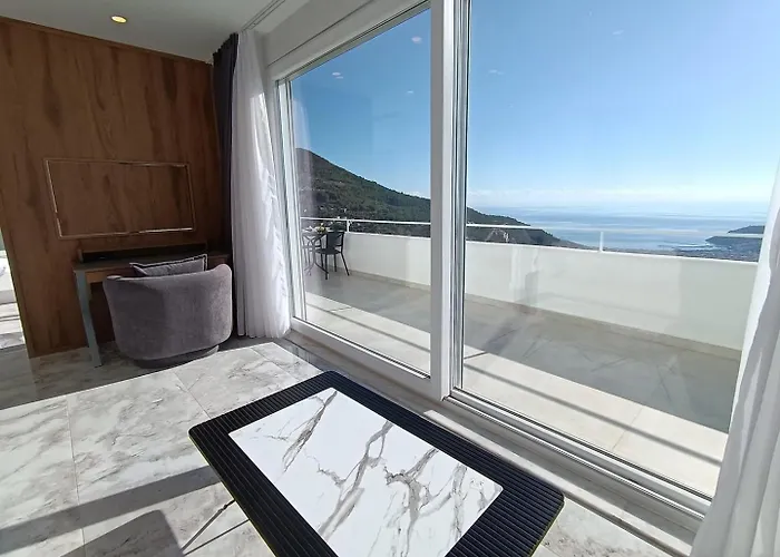 Luxury By The Coast Дом отдыха *