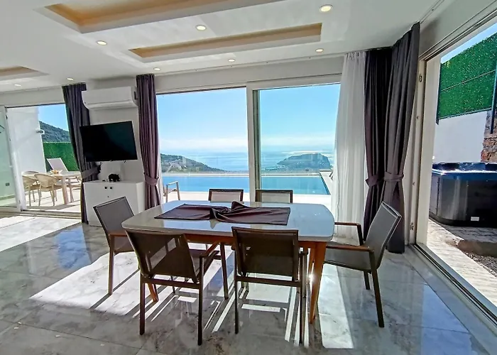 Дом отдыха Luxury By The Coast *