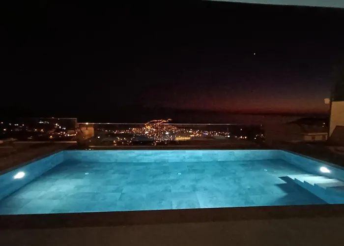 Luxury By The Coast