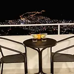 Luxury By The Coast Holiday home
