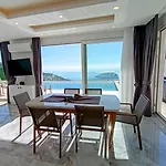 Holiday home Luxury By The Coast *