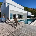 Holiday home Luxury By The Coast *